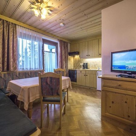Ferienwohnungen Egger - Direkt An Der Spieljochbahn Fuegen Exterior photo