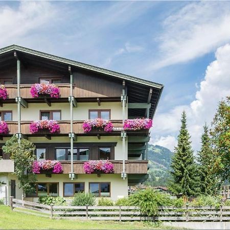 Ferienwohnungen Egger - Direkt An Der Spieljochbahn Fuegen Exterior photo